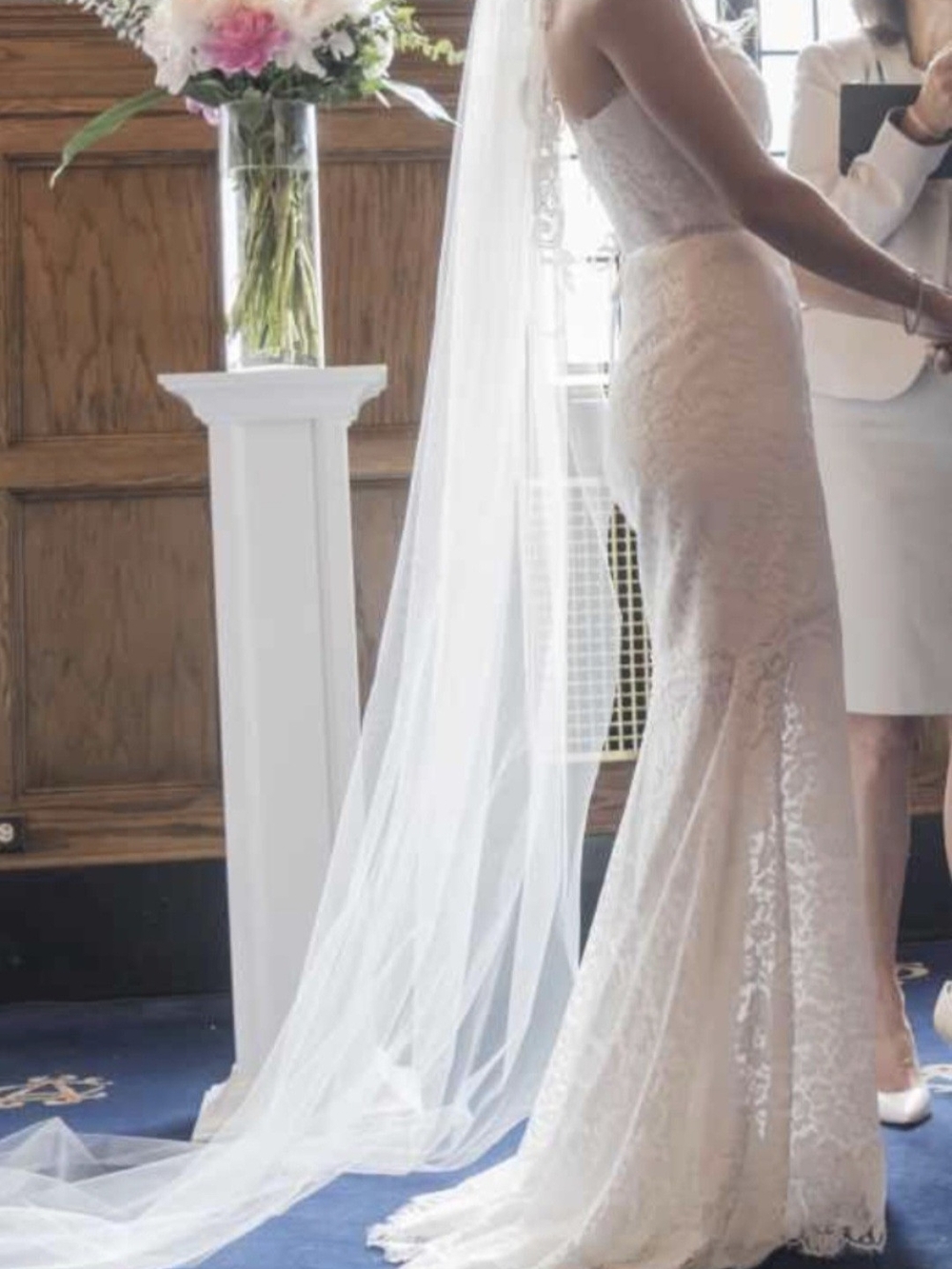 Monique Lhuillier Chloe Chantilly lace Wedding Gown